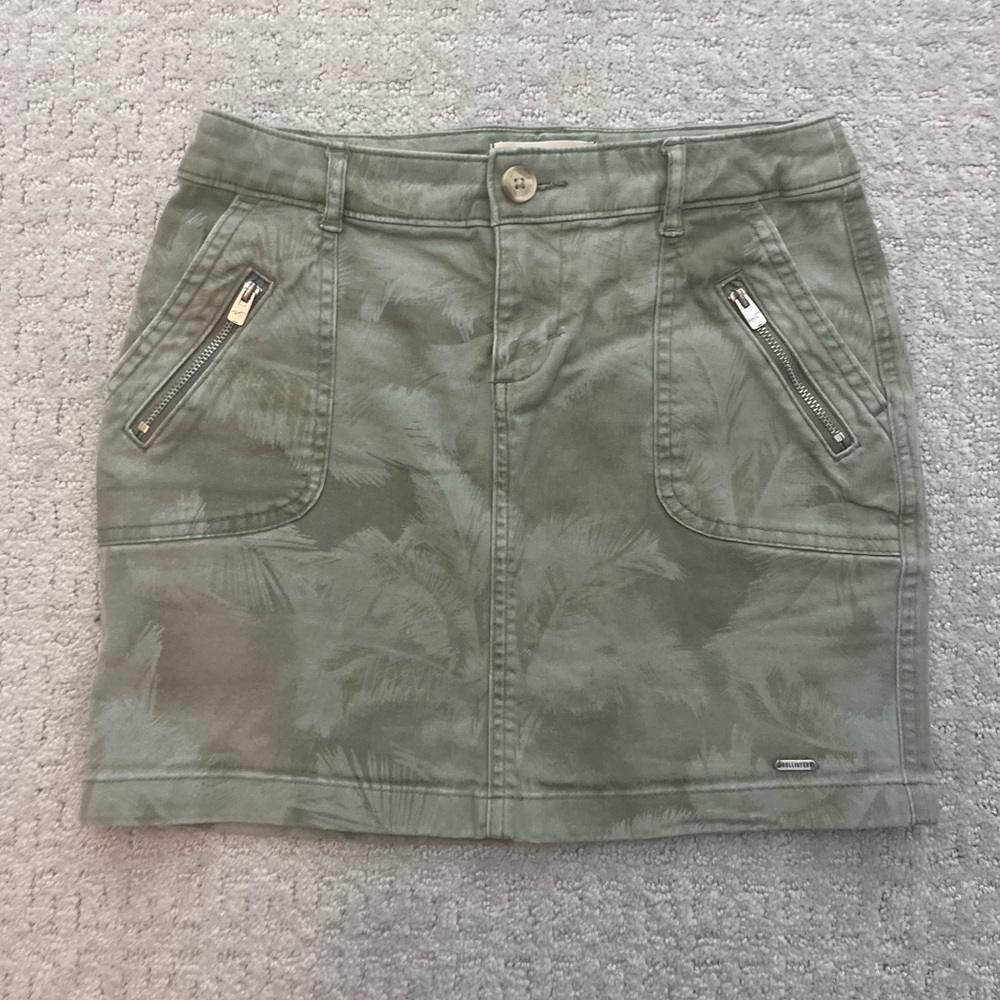 Hollister mini skirt